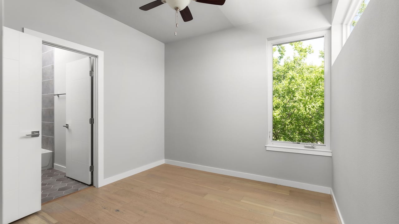 5605 Sunshine Dr #11