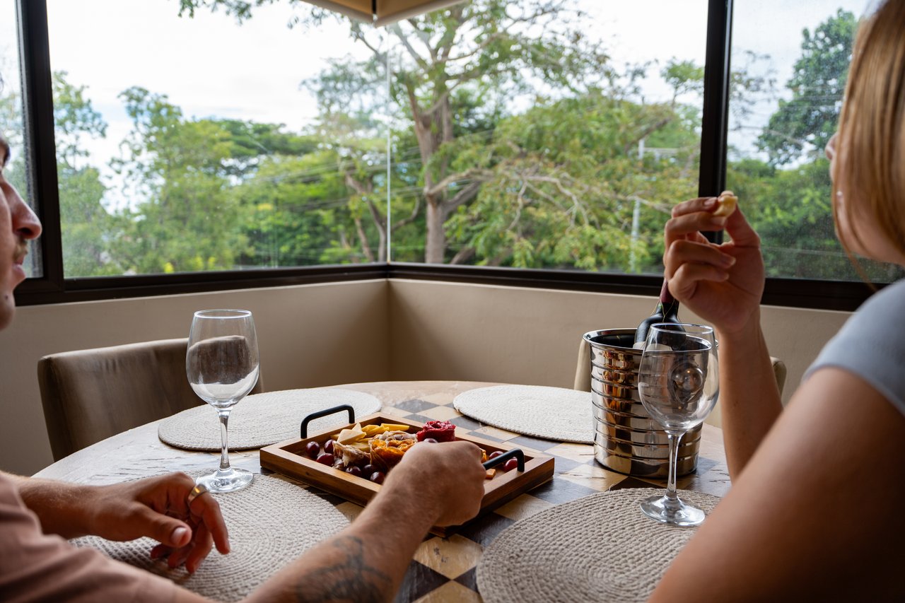 Laughing Gecko Suites | Beach Suites / Boutique Hotel For Sale