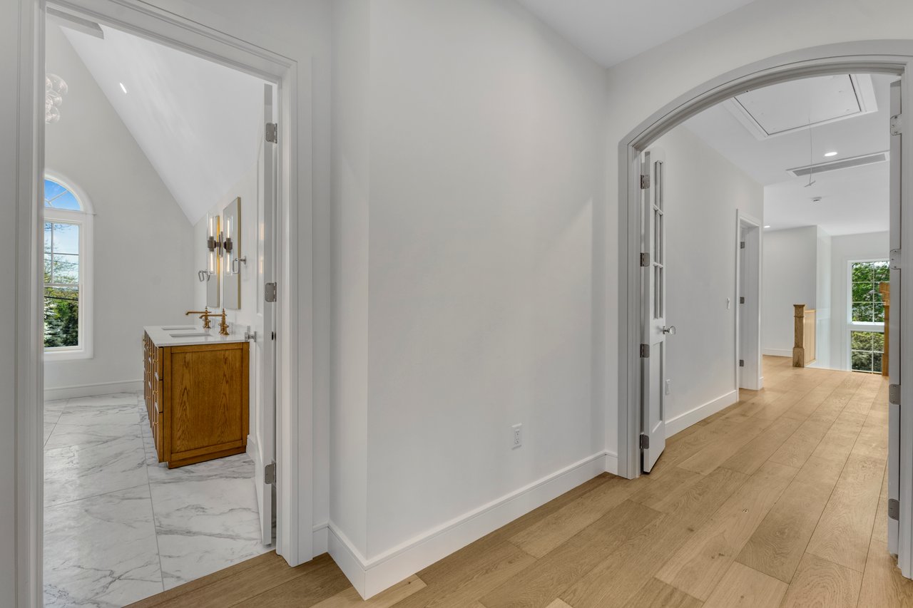 229 Bogert Pl