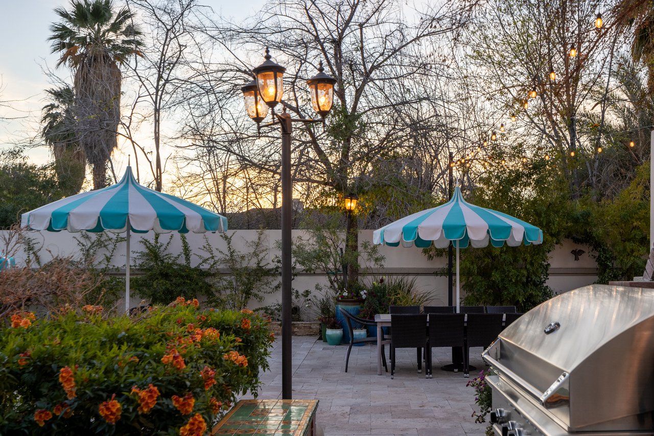 3042 N MANOR Drive E