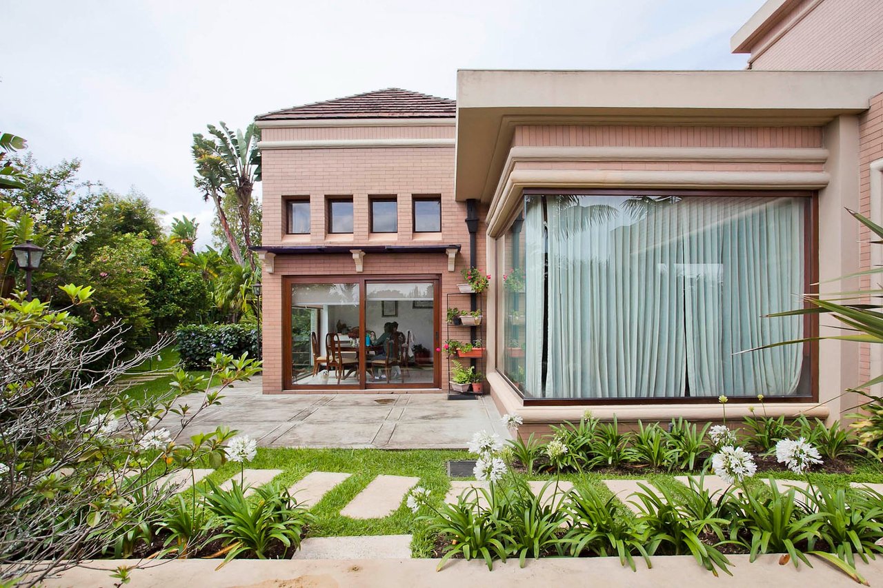 Classic Colonial Garden Estate, Curridabat, San Jose