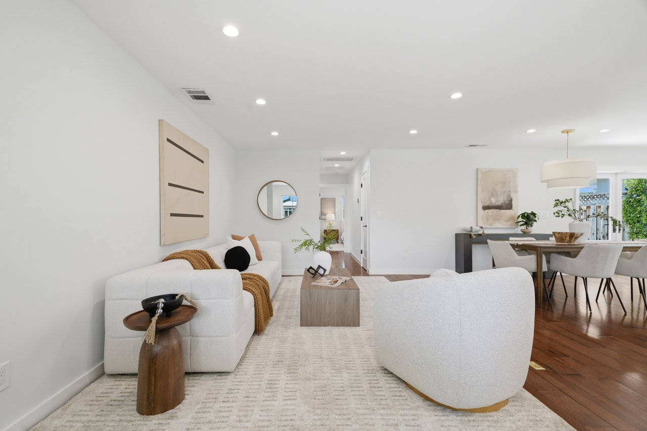 2133 Santa Cruz AVE