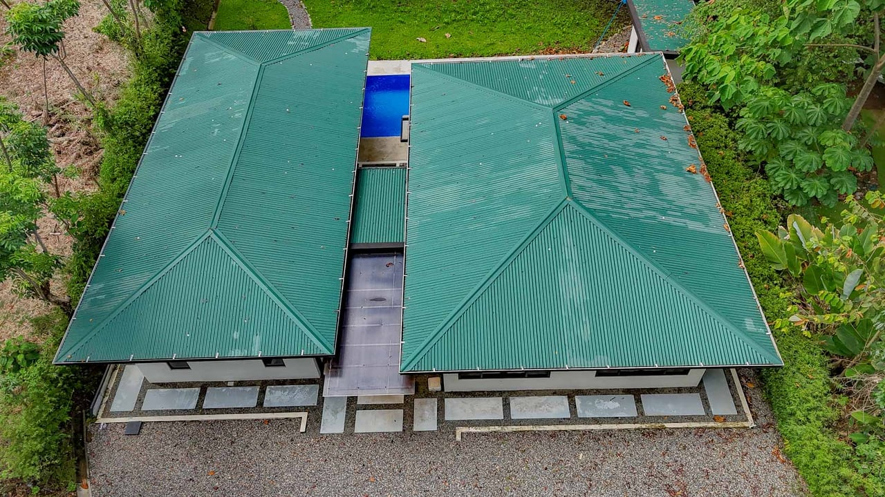 Rainforest Home with River, Jungle Trails & Pool in Ojochal