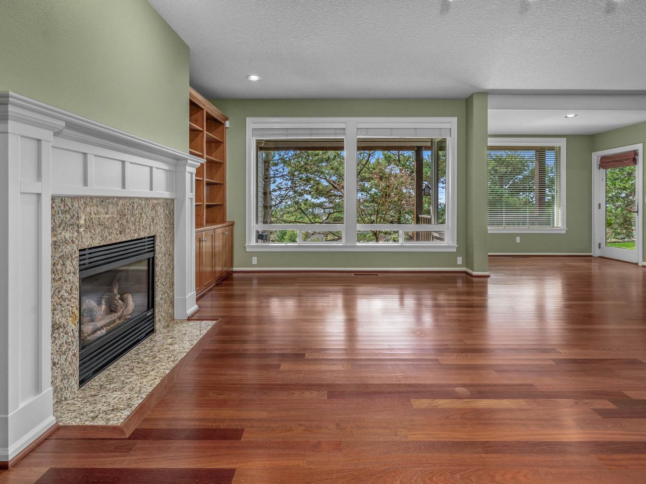 1815 NW ROSEFINCH LN