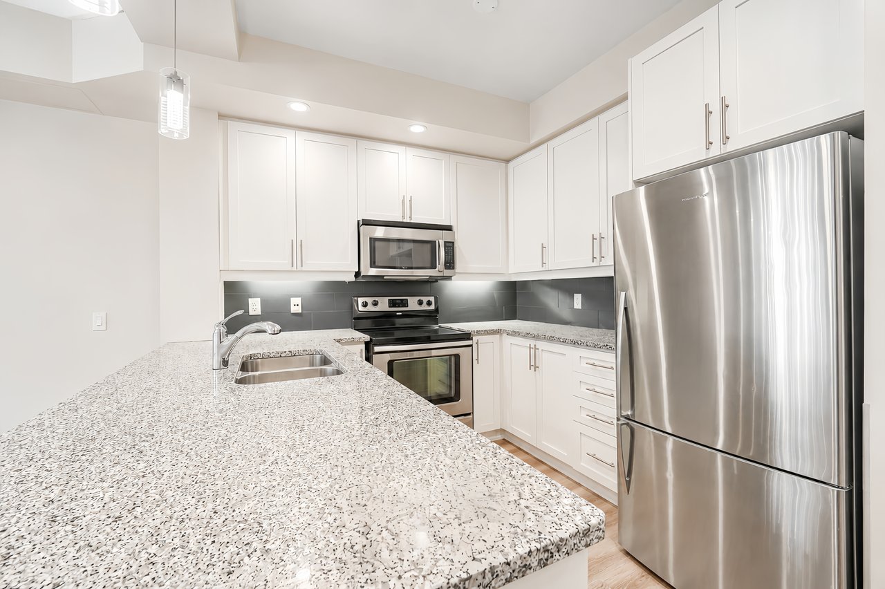 1 Hurontario St 308