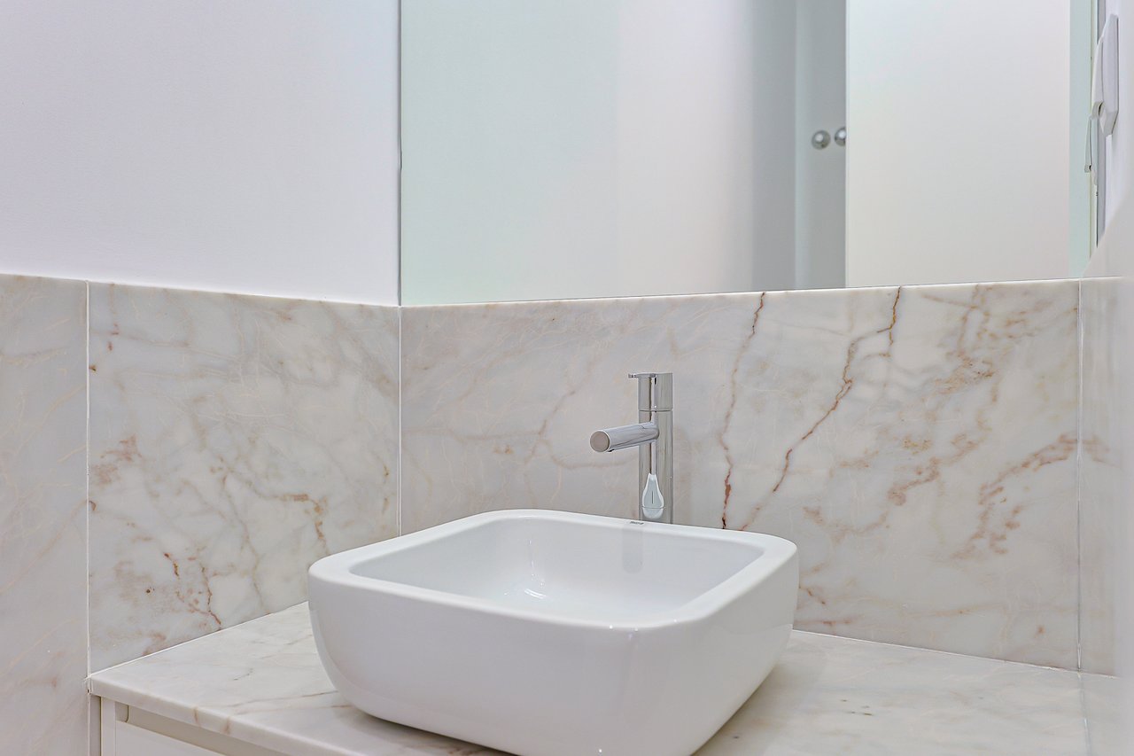 Elegant New T2 Apartment with Two Suites in Monte Estoril