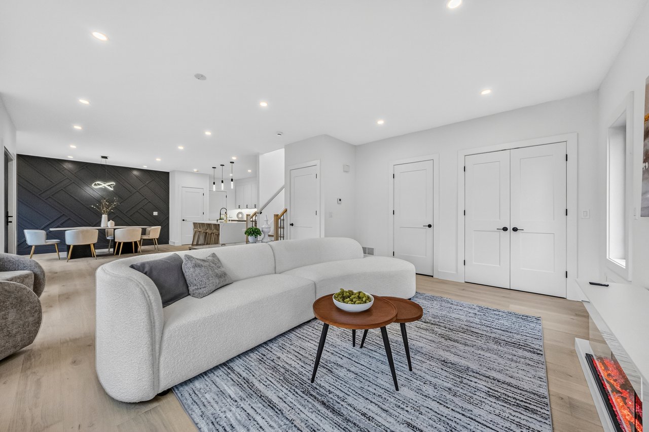 887 Linden Ave, Ridgefield, NJ 07657