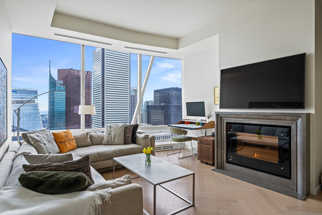 Suite 5707- 180 University Avenue 