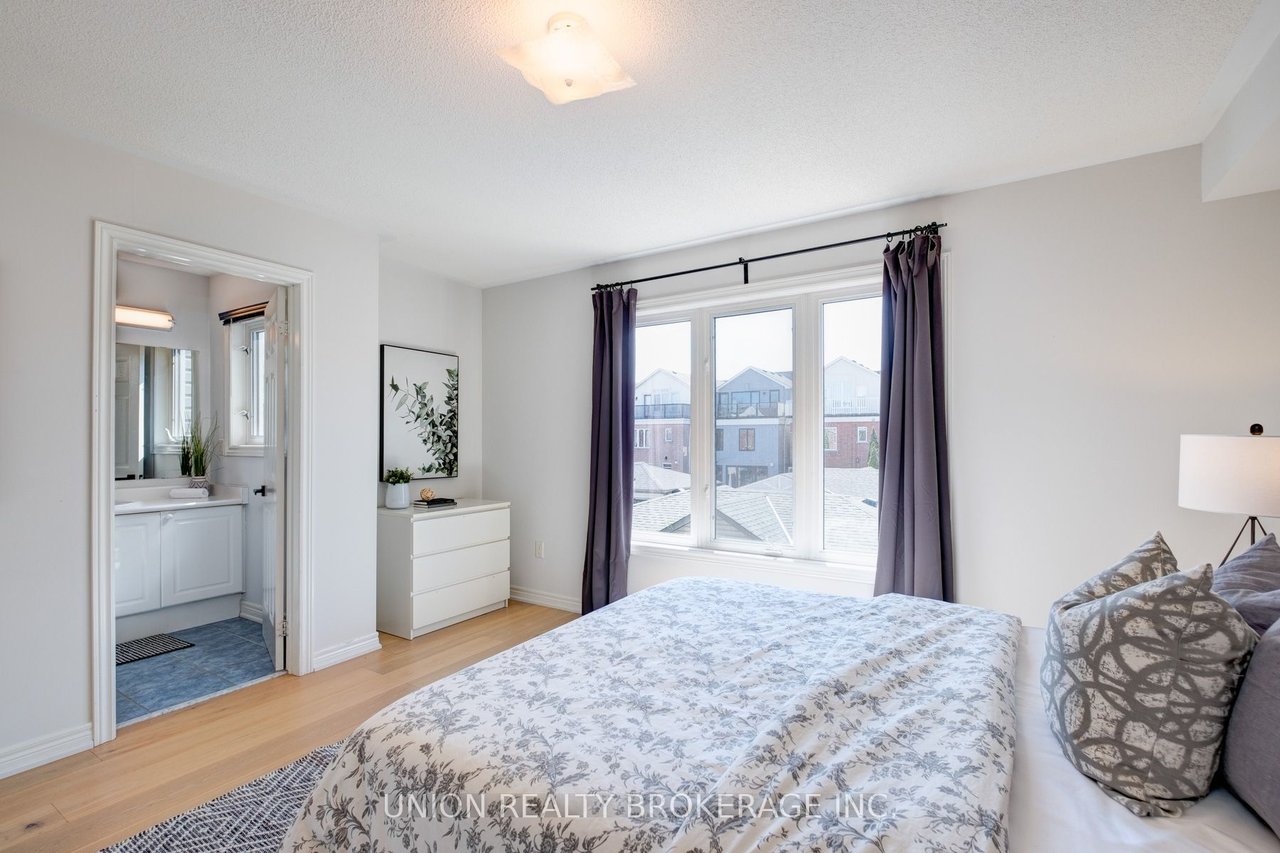 60 Sarah Ashbridge Ave