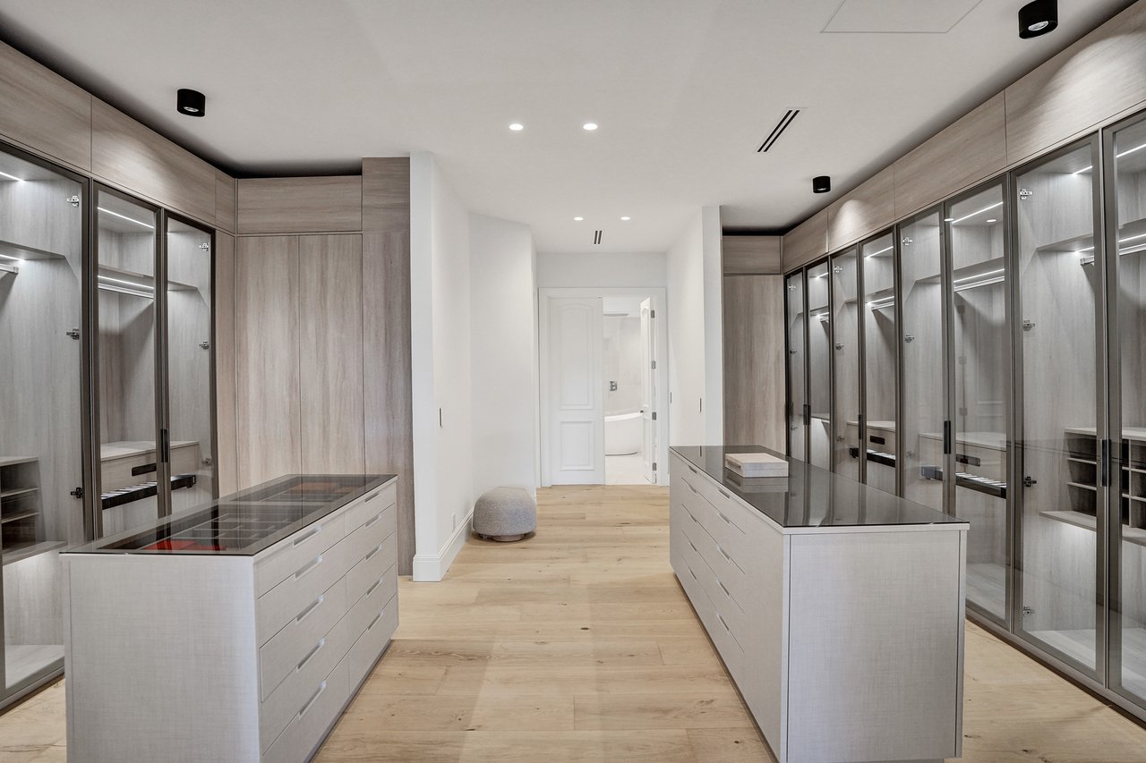 30  S Compass Dr
