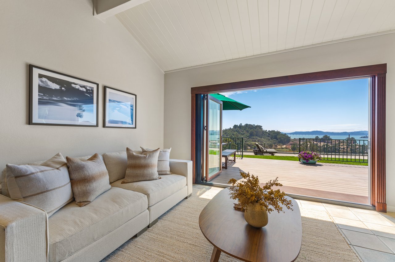 Sunny View Residence in Peacock Gap