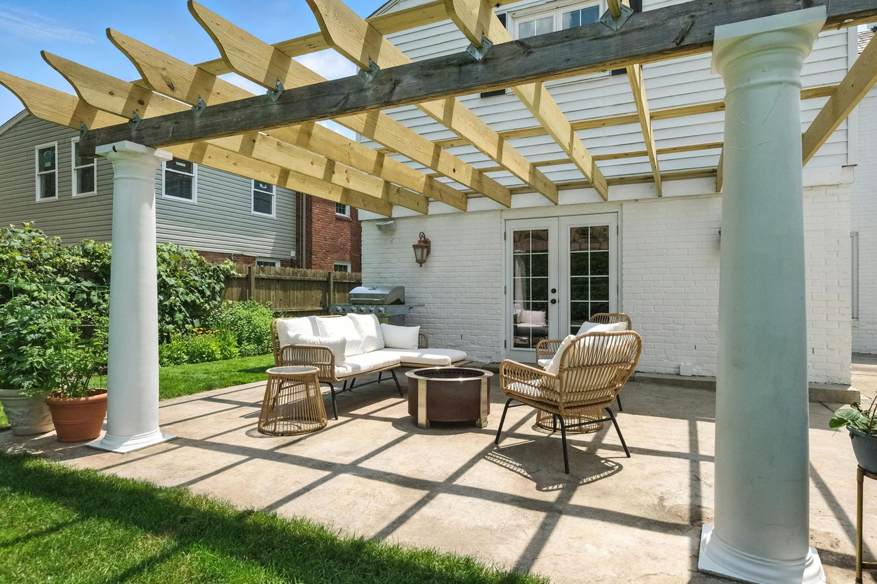 590 Kenilworth Dr