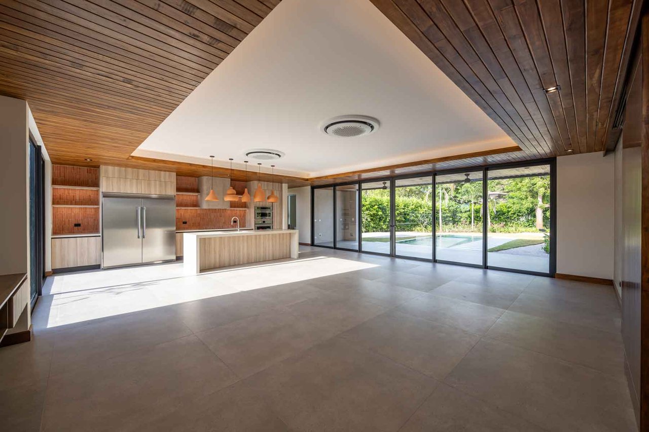 Casa Los Feliz | Elegant 4-Bedroom Villa in Hacienda Pinilla’s Reserva del Golf