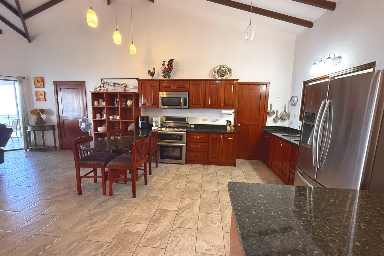 Ocean-View 3-Bedroom Home with 1-Bed Guesthouse, Pool & Spectacular Panoramic Views of Osa Peninsula in Balsar above Ciudad Cortés Costa Rica
