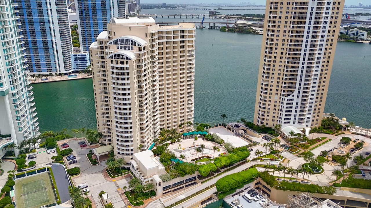 Spacious Rental in Brickell Key