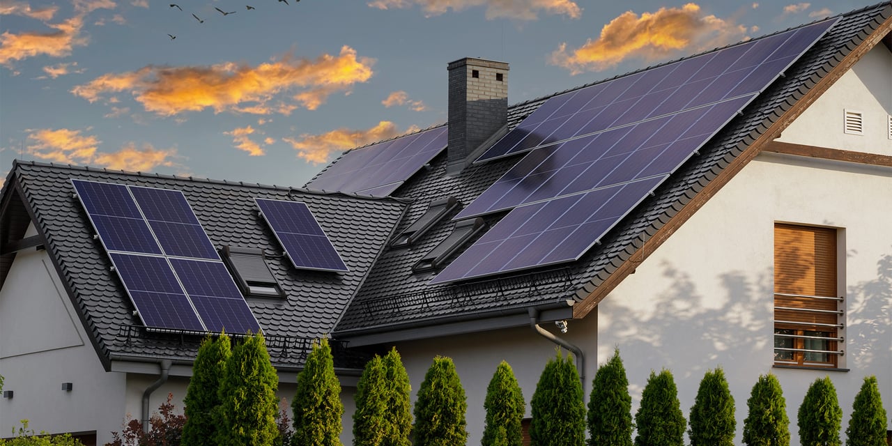 Going Solar This Year? Here’s How to Maximize Your Tax Savings