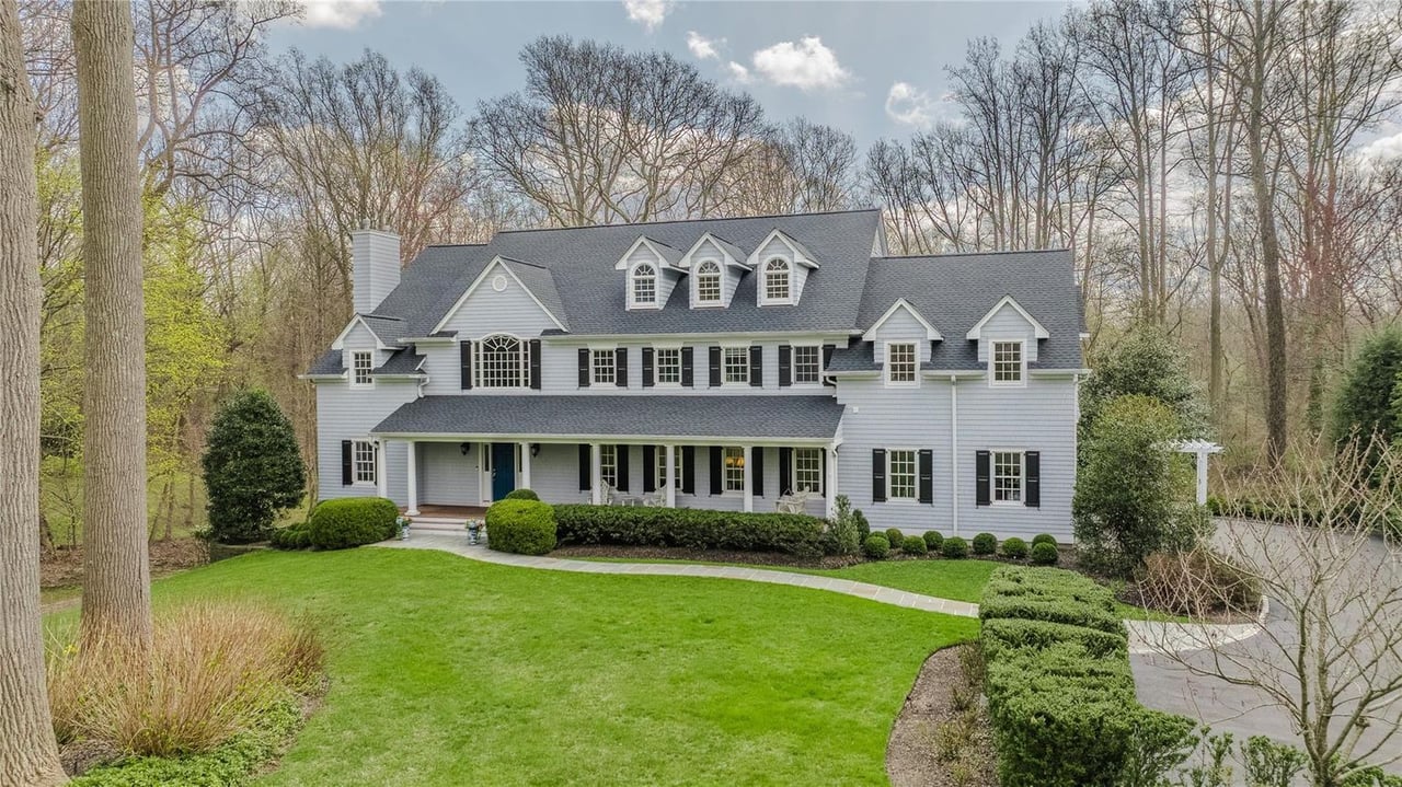 51 Lloyd Ln