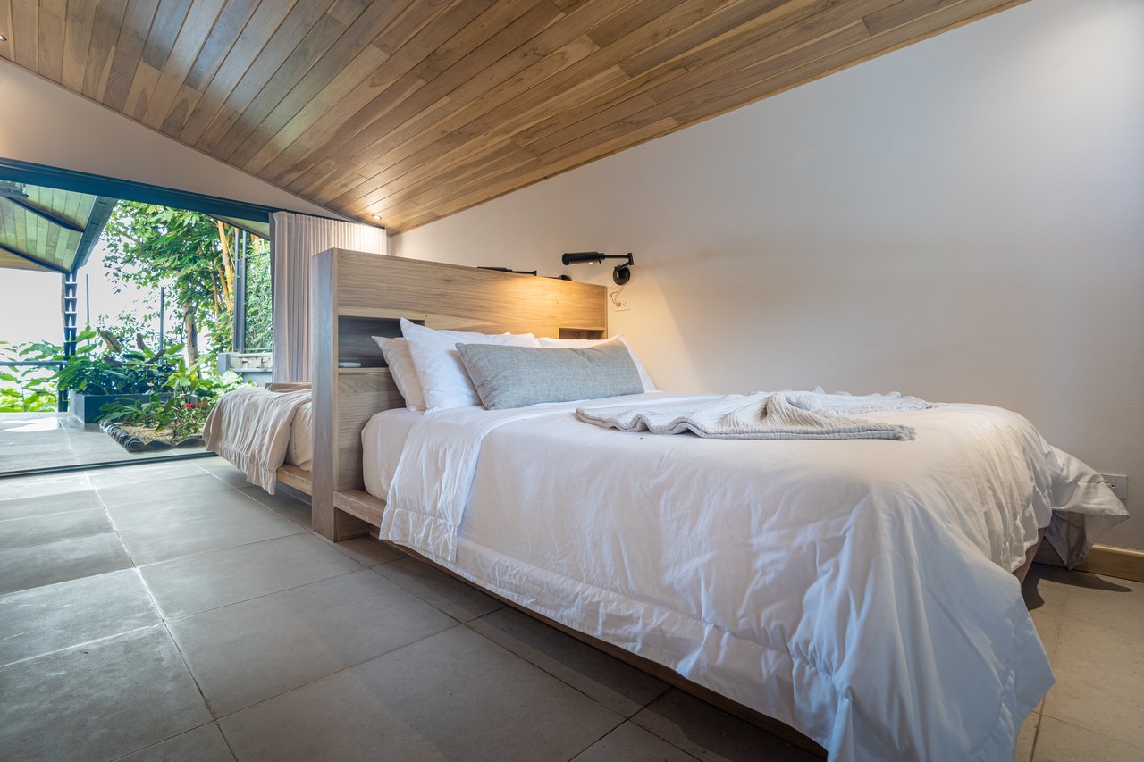 Casa Amarilla – Oceanfront Luxury Meets Sustainable Living in Tres Rios