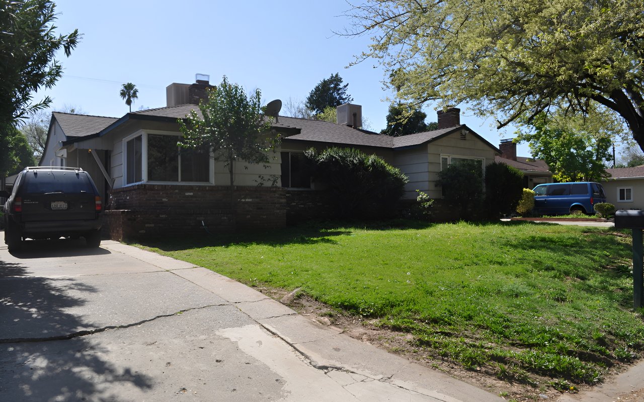 Duplex for Sale on Arden Way, Right on The Border of Arden Park!
