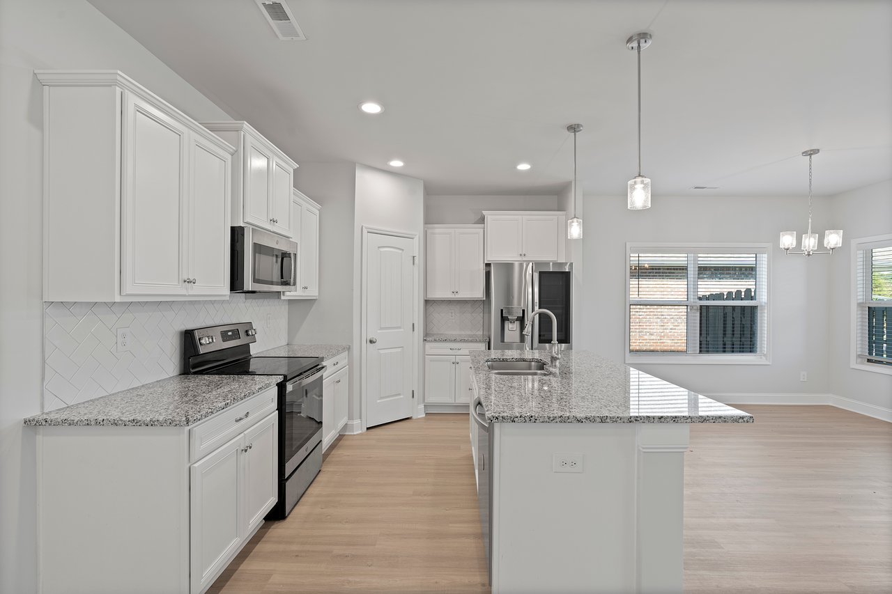 Modern Luxury Meets Spacious Comfort – 5BR/3BA Home