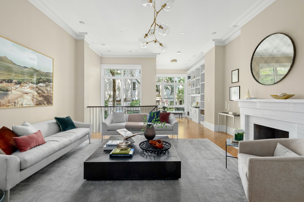 British author buys townhouse for $17M