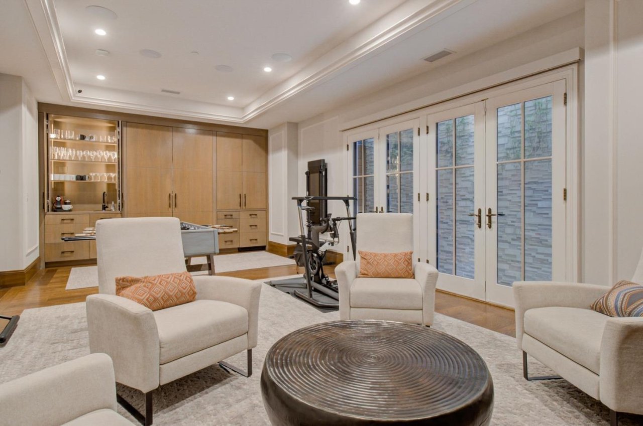 120 Royal Oaks Ct