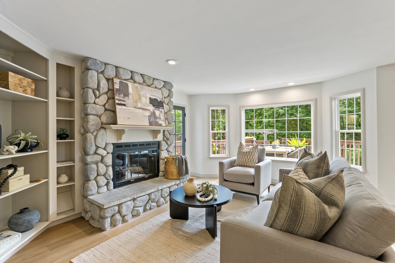 152 Oak Creek Blvd