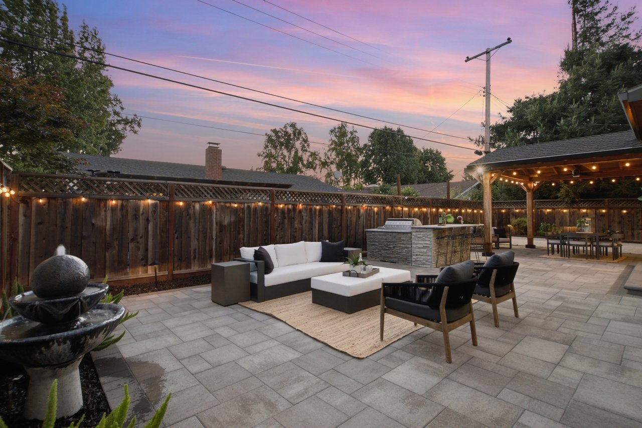 1257 Woodlawn AVE