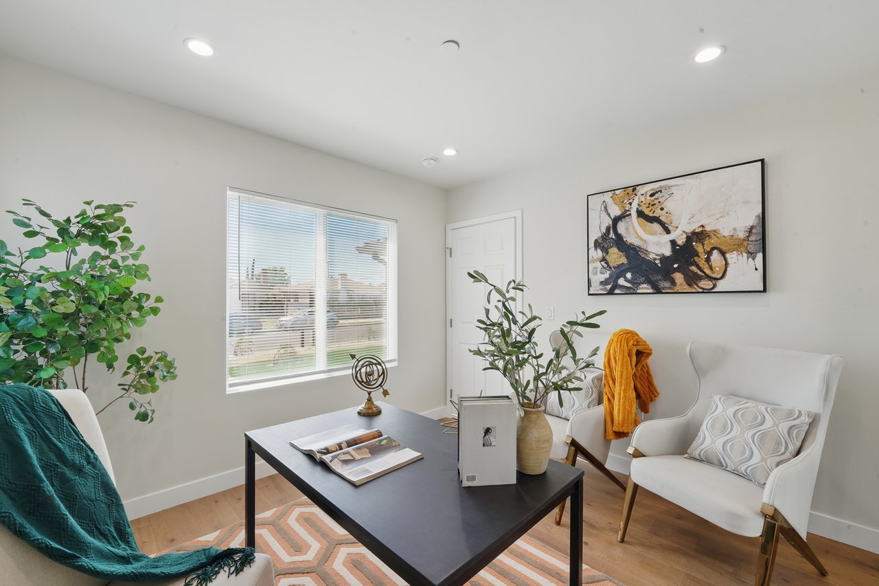 4 Units in North Hollywood