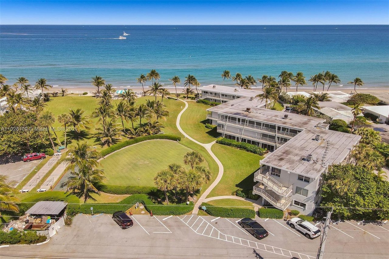 1221 Hillsboro Mile APT 17C