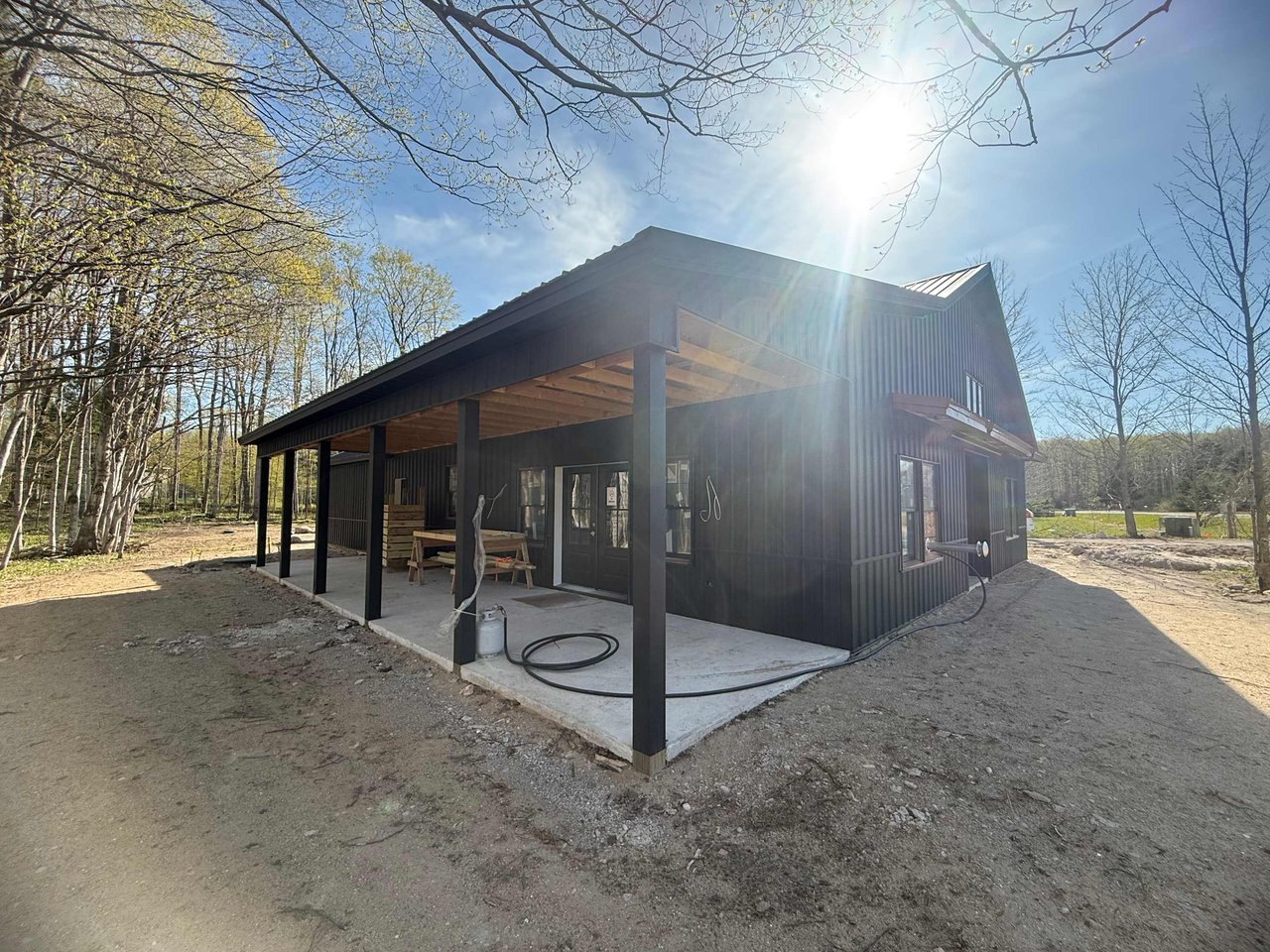 Leelanau Day Tripper - Modern Barndominium Retreat