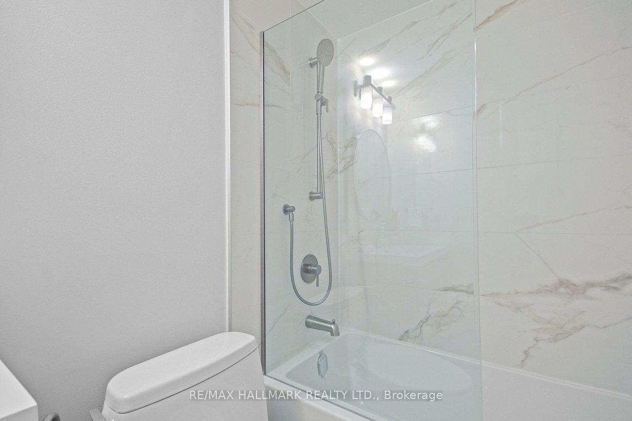 77 Harbour Sq