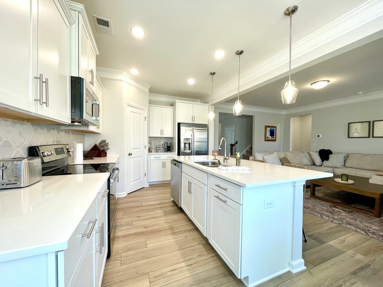 SOLD- Discover Modern Elegance: Move-In Ready Gem at 552 Bartoli Ct., Simpsonville SC – Offered by David Locke of Locke and Key Associates