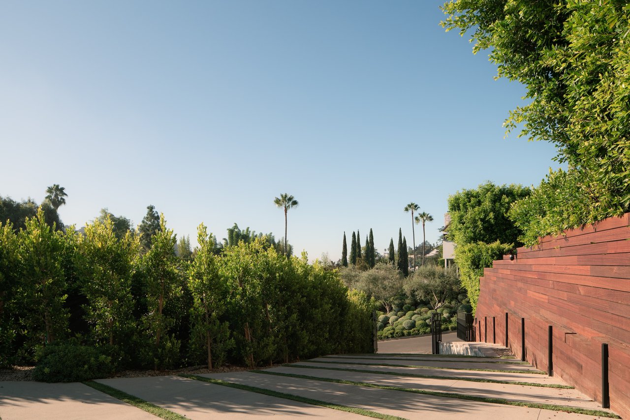 quintessential Hollywood Hills