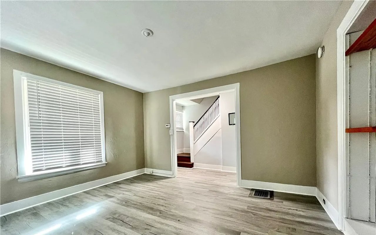 408-12 Hillview Pl
