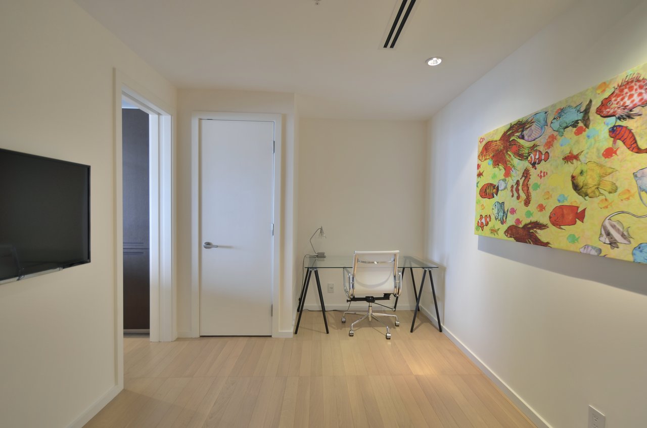 Suite 3003- 180 University Ave