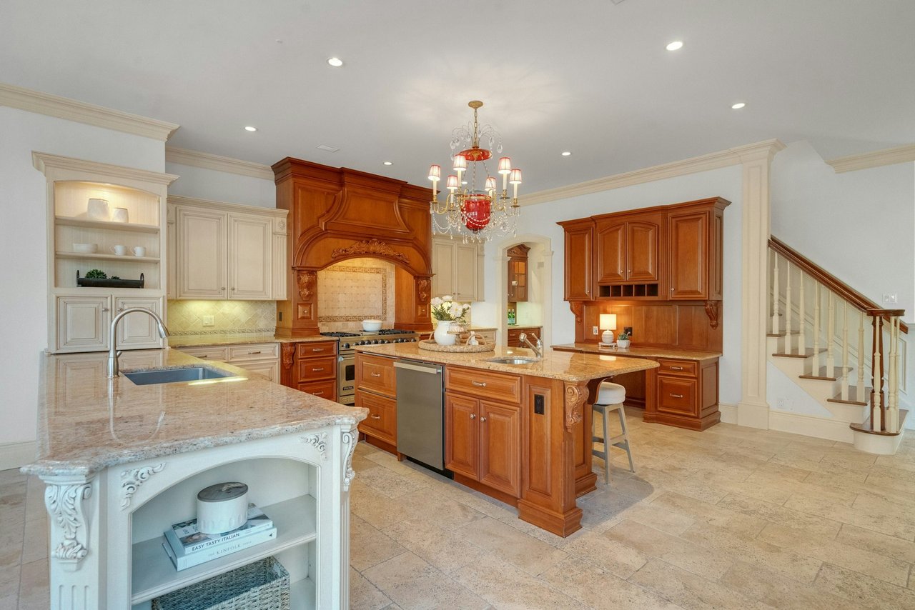 9 Ridge Crest Road