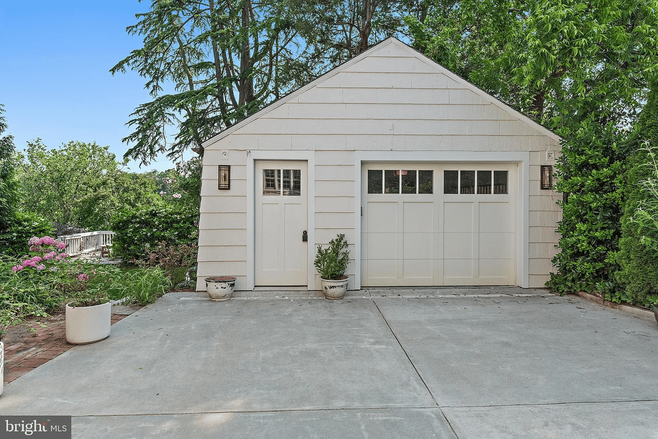 11 Southgate Ave
