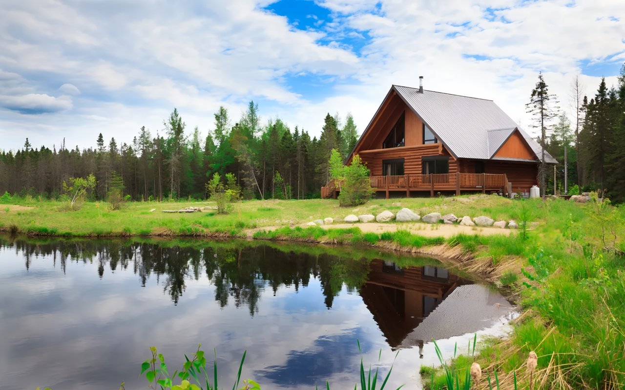 Midwest Summers: Best Places to Buy a Cabin, Cottage, or Lake Home