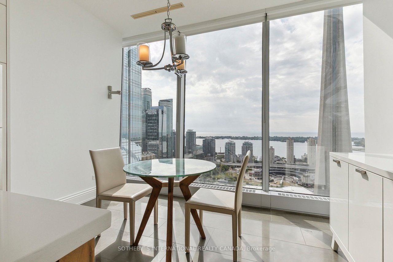 183 Wellington St W 3005
