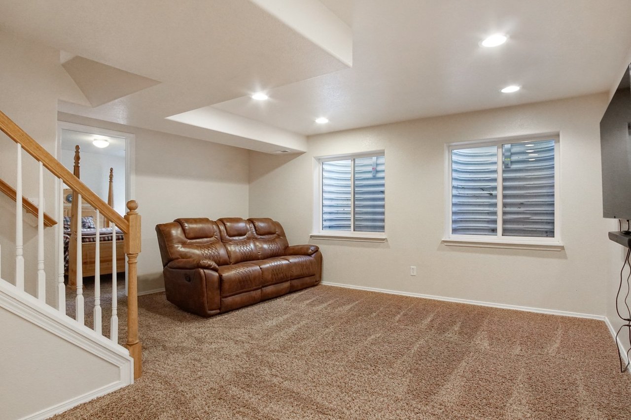 17045 Mountain Lake Drive