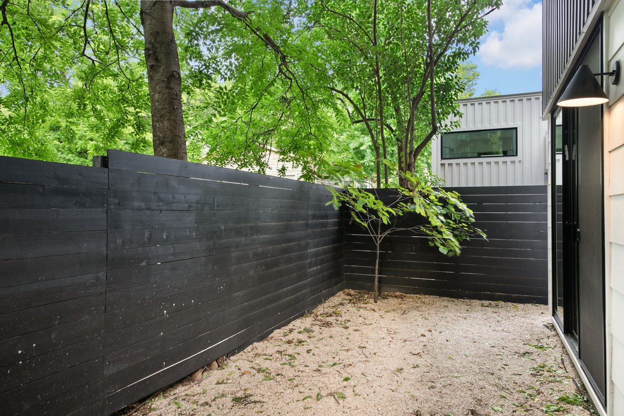 404 W Milton