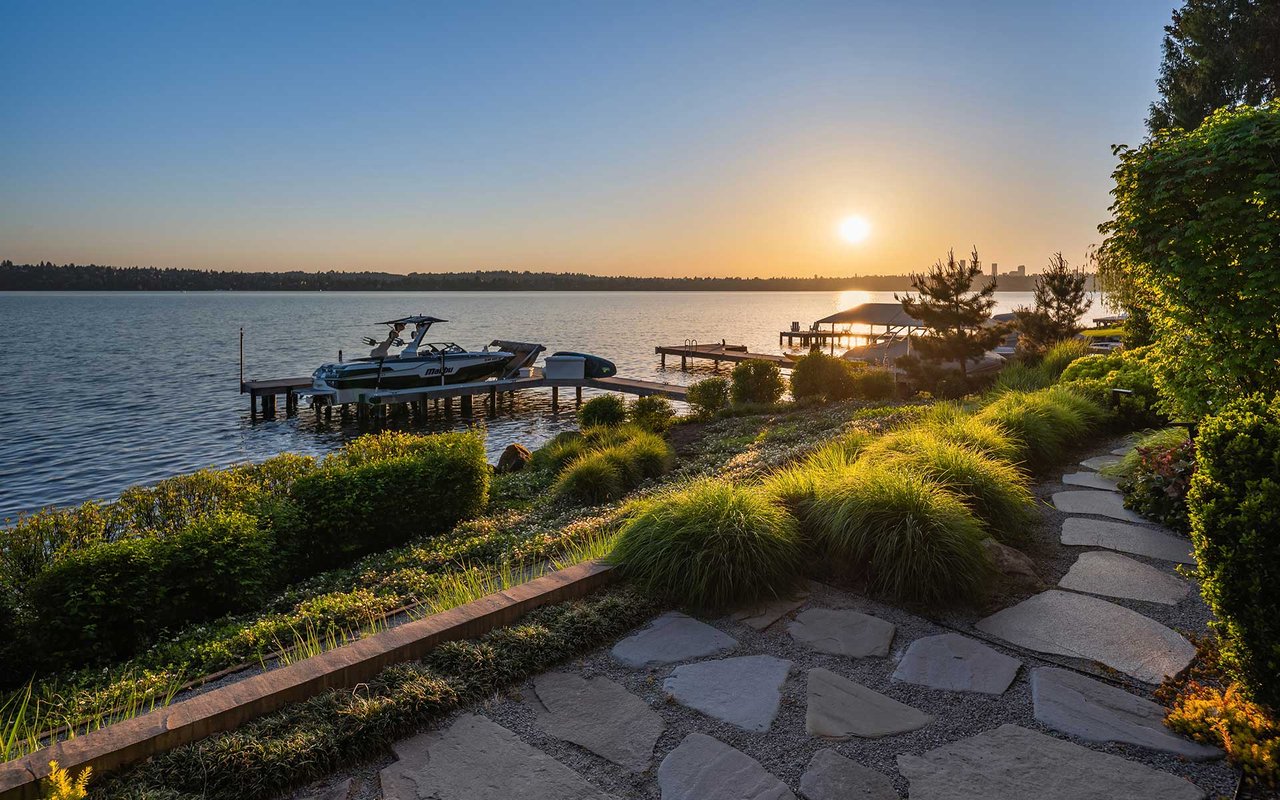 An Extraordinary Expression of Modern Waterfront Living on Mercer Island