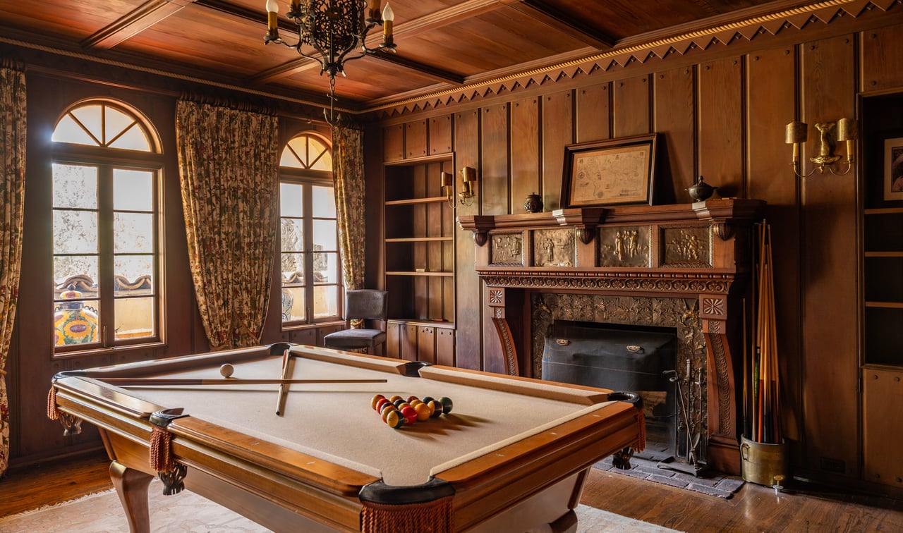 200 Fern Dr, Pasadena