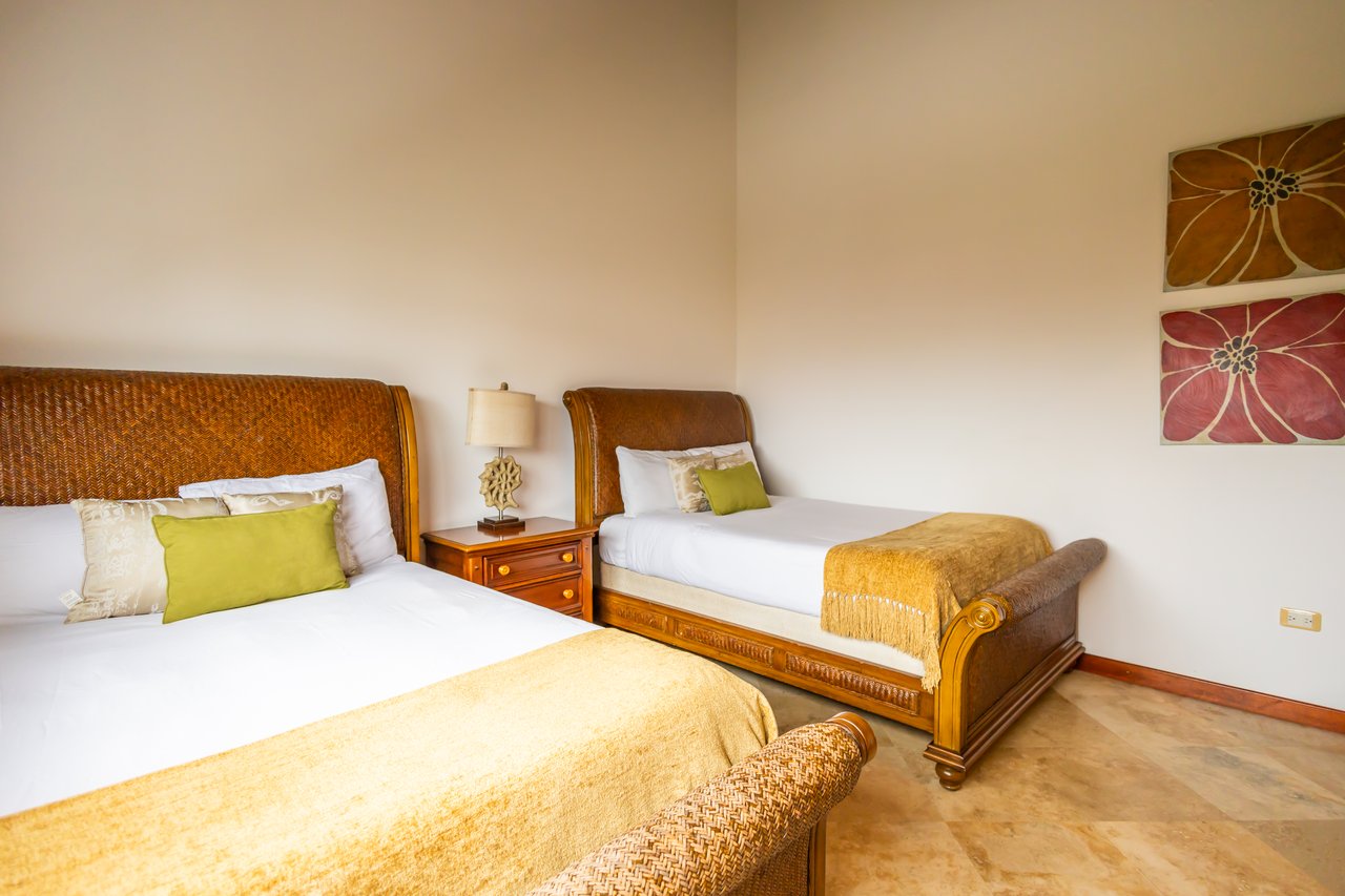 Pearl Ct., Villa 1105 