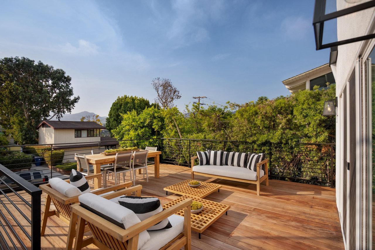 574 Mount Holyoke Ave