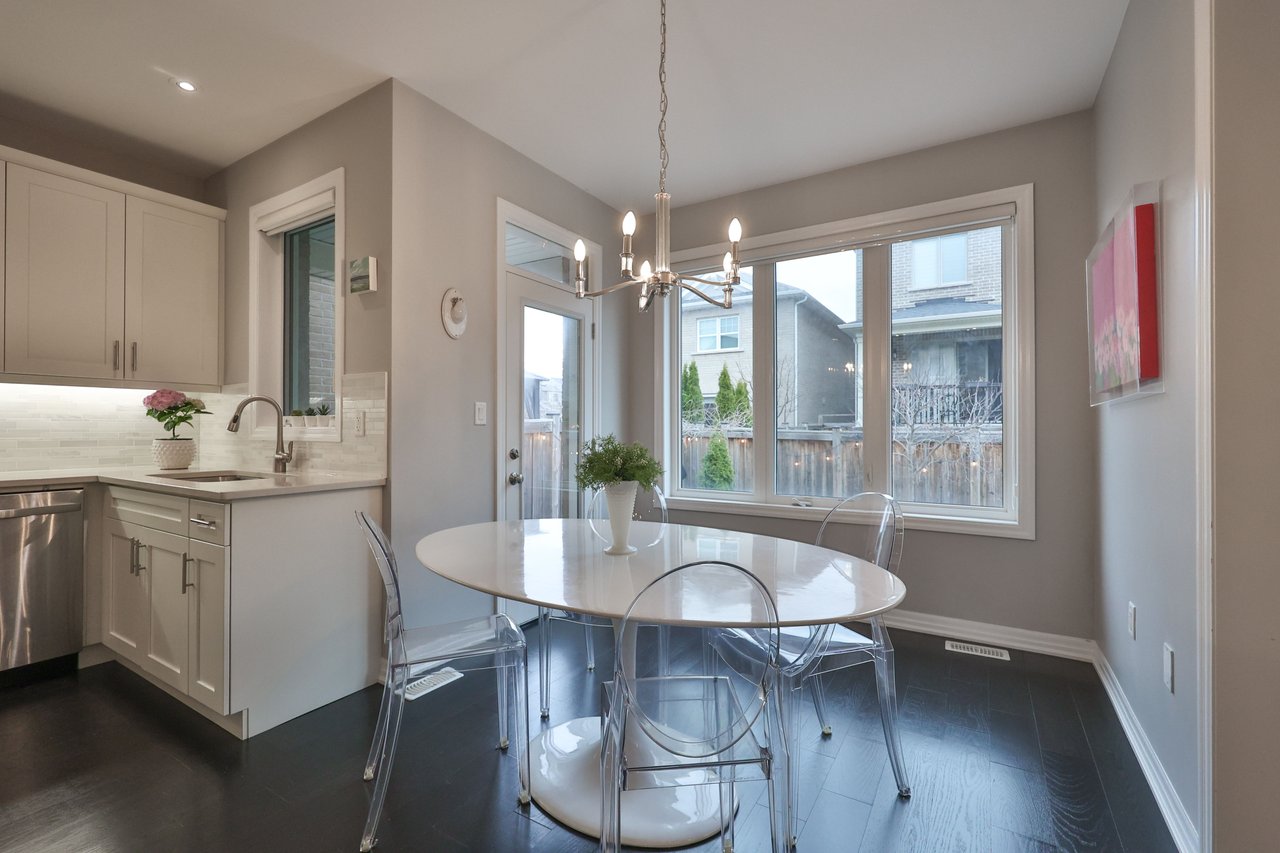 3205 Violet Gardens, Oakville