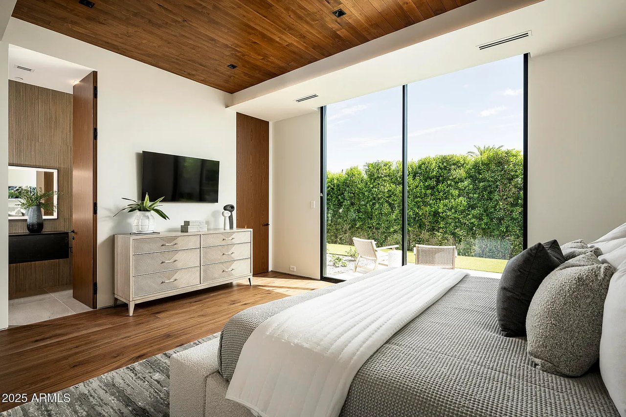 6911 E Jackrabbit Rd