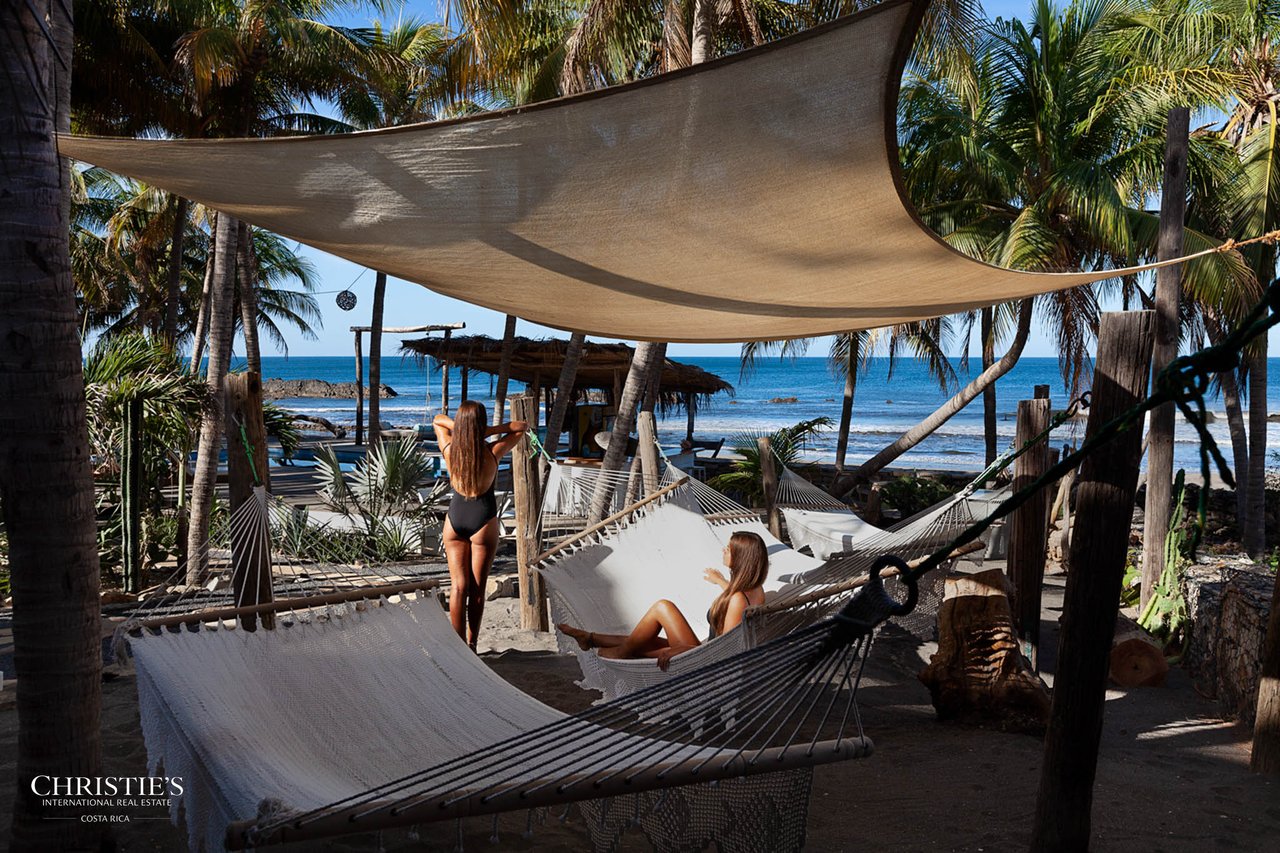 Mandla Boutique Coastal Retreat with World-Class Surf