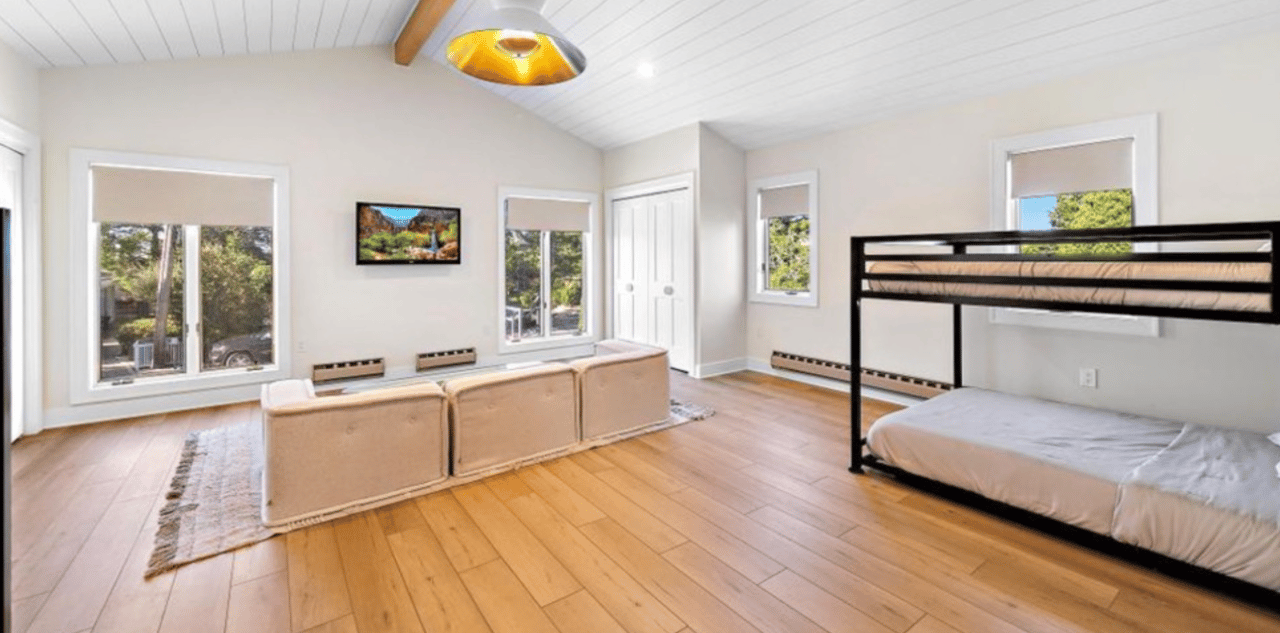 57 Bayview Avenue, Loveladies